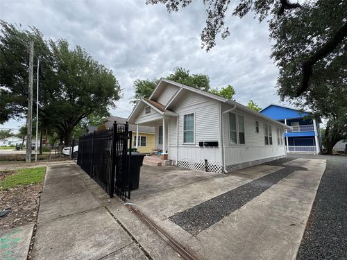 15 Stiles St, Houston, TX, 77011-3141 | Card Image