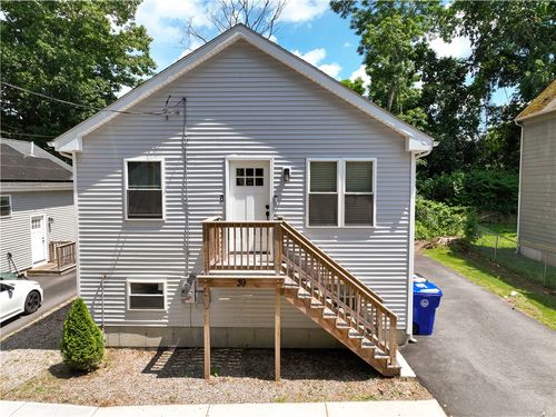 39 Derry St, Providence, RI, 02908-3221 | Card Image