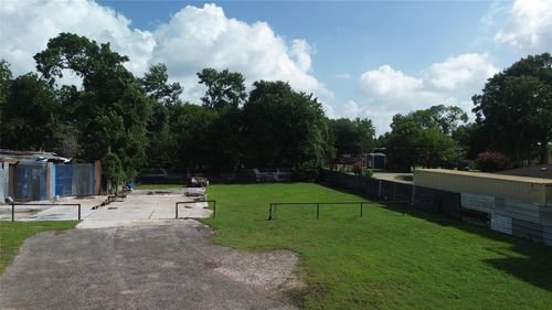 2846 W Mount Houston Rd, Houston, TX, 77038-3305 | Card Image