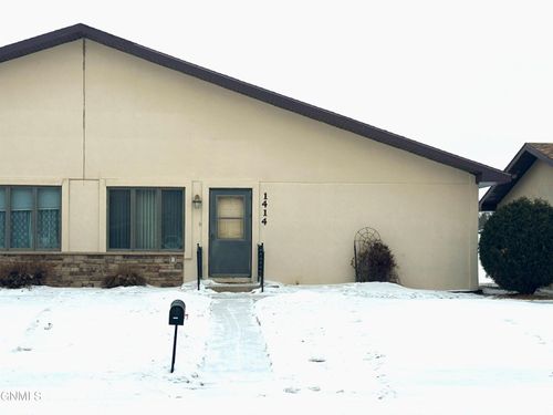 1414 8th Ave Ne, Jamestown, ND, 58401-2807 | Card Image