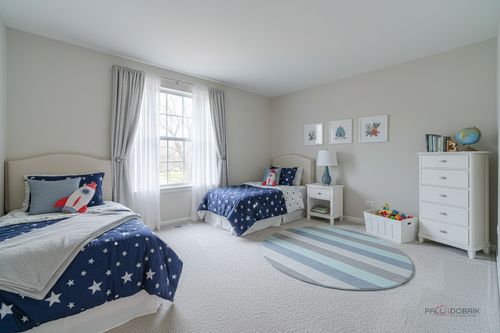 555 Meadowview Dr, Wauconda, IL, 60084-2382 | Card Image