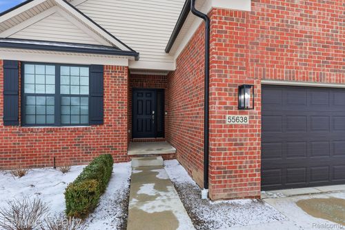 55638 Oak Pointe Dr, Shelby Twp, MI, 48315-6706 | Card Image
