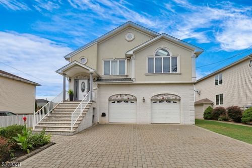 36 Monhegan St, Clifton, NJ, 07013-2010 | Card Image