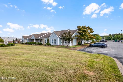 382 Carriage House Dr, Jackson, TN, 38305-2299 | Card Image