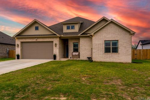 25 Dandelion Dr, Greenbrier, AR, 72058-8067 | Card Image