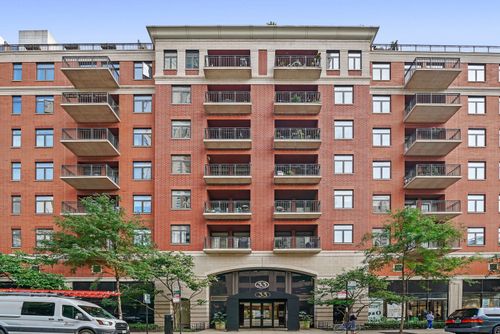 413-33 W Huron St, Chicago, IL, 60654-3774 | Card Image