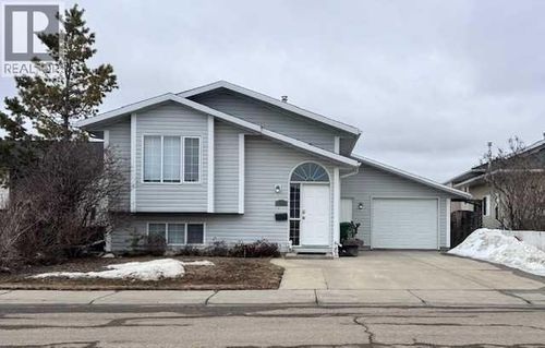2609 42 Avenue Close, Lloydminster, SK, S9V2B8 | Card Image