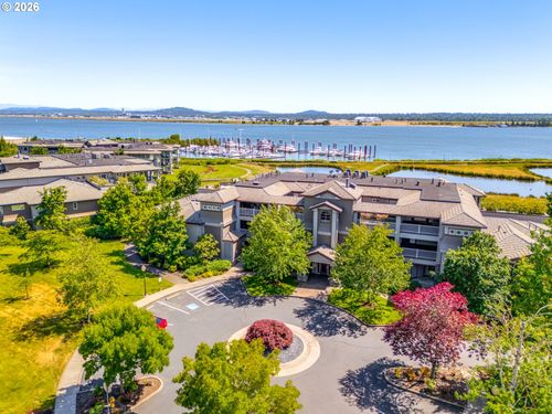 300-5525 Se Scenic Ln, Vancouver, WA, 98661-0516 | Card Image