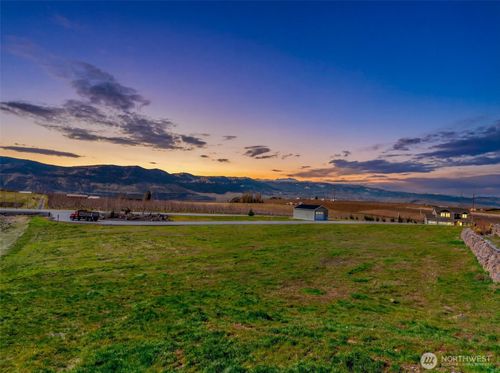 lot-1-0 S Wenatchee Ave, Wenatchee, WA, 98801-2210 | Card Image