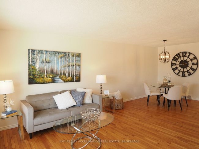 1302 Brackenwood Cres, House attached with 4 bedrooms, 2 bathrooms and 1 parking in Kingston ON | Image 7