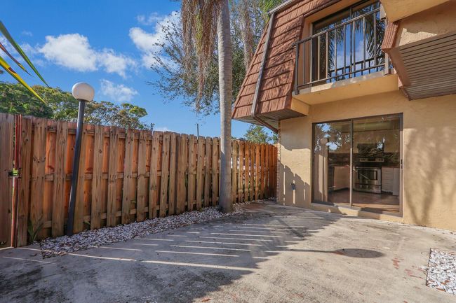 APT-23B - 1458 N Lawnwood Cir, Condo with 2 bedrooms, 3 bathrooms and null parking in Fort Pierce FL | Image 8