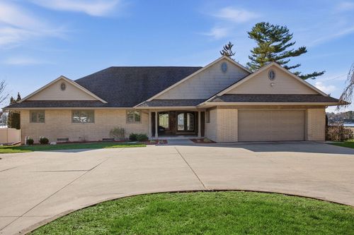 530 Glenwood Ave, Muskegon, MI, 49445-2440 | Card Image