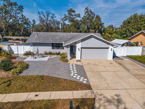 1533 Foxcroft Dr W, Palm Harbor, FL, 34683-5622 | Card Image