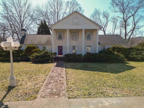 4 Oak Ln, Bridgeport, WV, 26330-1384 | Card Image