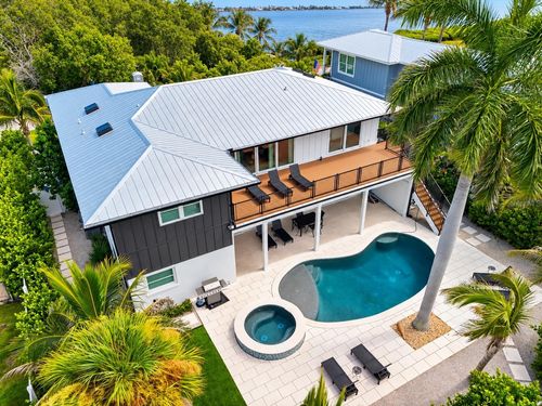 405 28th St, HOLMES BEACH, FL, 34217-2105 | Card Image