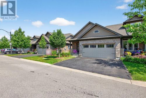 24 Westminster Cres, Fergus, ON, N1M0C4 | Card Image