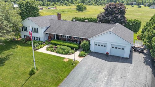 8 Green Meadow Acres, Vergennes, VT, 05491-8652 | Card Image