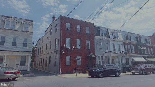 426 N 9th St, LEBANON, PA, 17046-3581 | Card Image