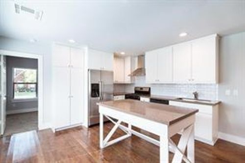 a-1919 Lombardy St, Houston, TX, 77023-4532 | Card Image