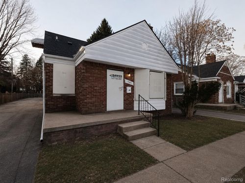 17851 Strasburg St, Detroit, MI, 48205-3149 | Card Image