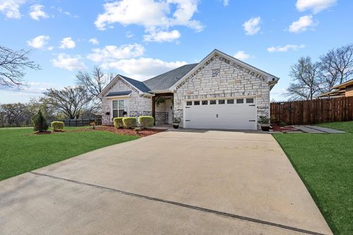 808 E 6th St, Bonham, TX, 75418-3900 | Card Image