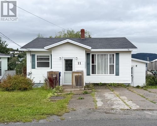 11 Cranes Ave, House with 2 bedrooms, 1 bathrooms and null parking in Corner Brook NL | Card Image