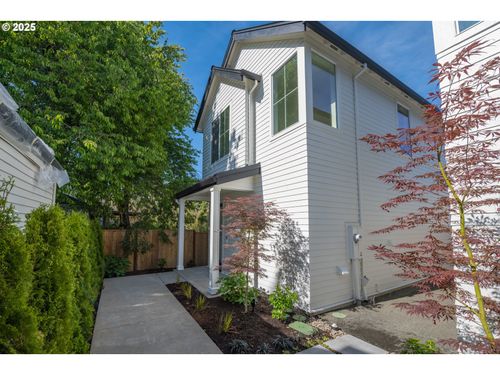 3725 N Michigan Ave, Portland, OR, 97227-1146 | Card Image