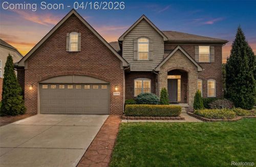 3595 Hogan Cir, Rochester Hills, MI, 48307-5085 | Card Image