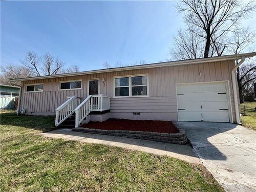 6937 Avalon St, Kansas City, MO, 64152-2910 | Card Image