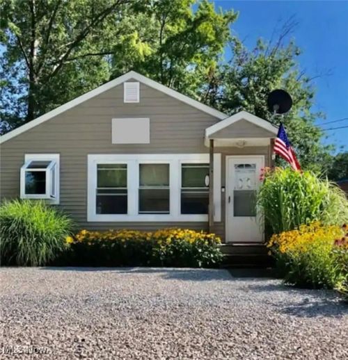 5263 Log Cabin Dr, Geneva, OH, 44041-9730 | Card Image