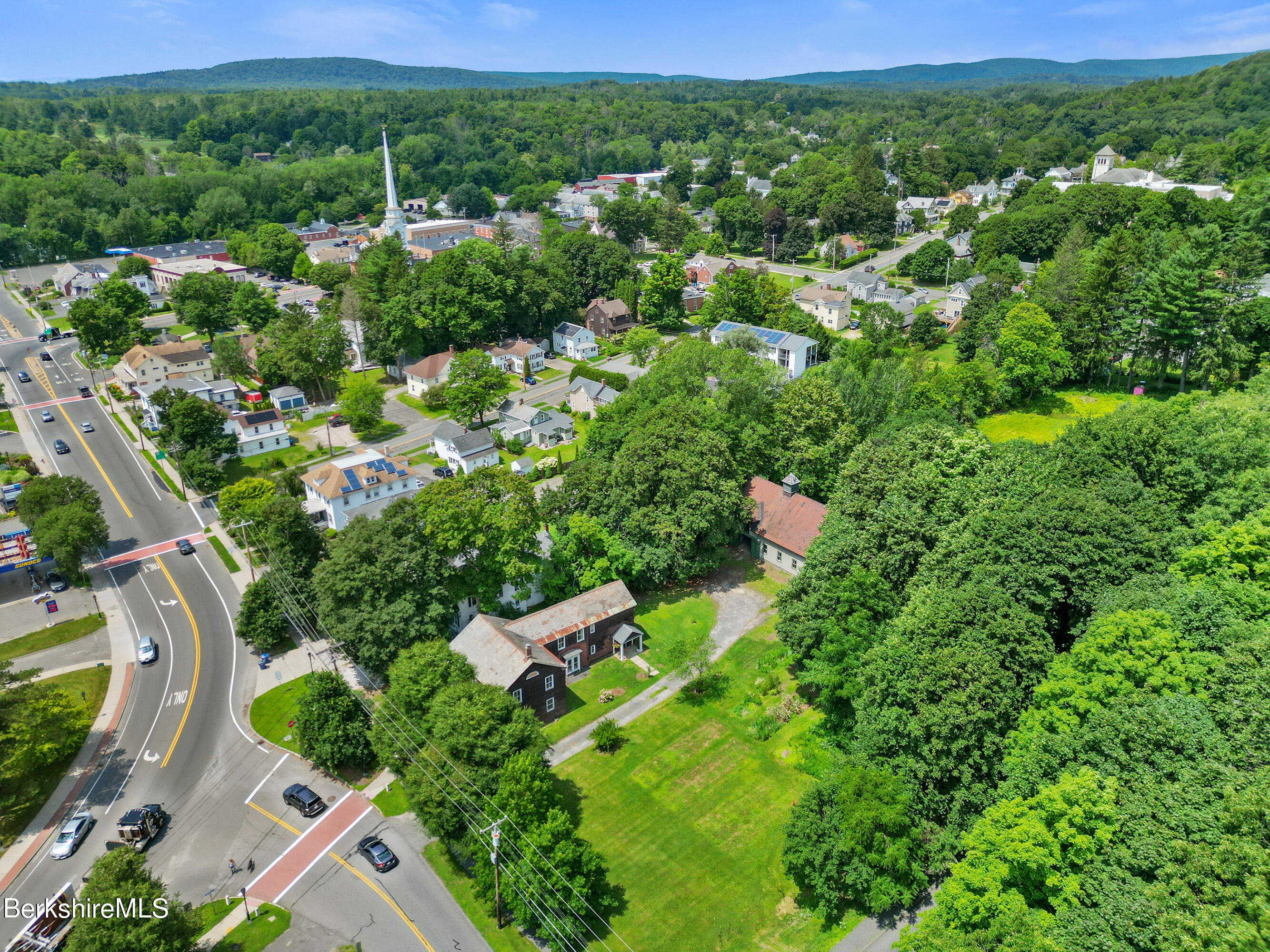Park St, Lee, MA 01238