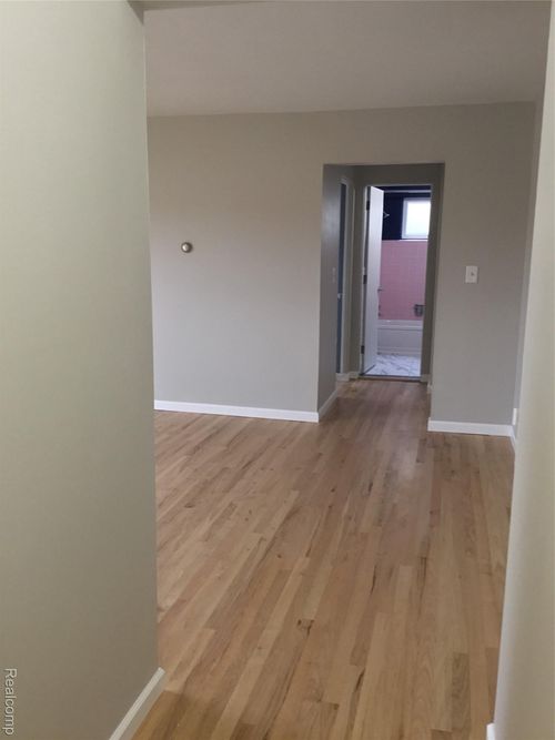 apt-4-4820 Briarwood Ave, Royal Oak, MI, 48073-1329 | Card Image