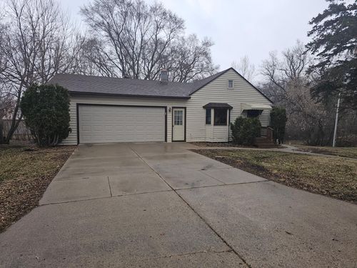 1121 S Vine St, Fergus Falls, MN, 56537-3303 | Card Image