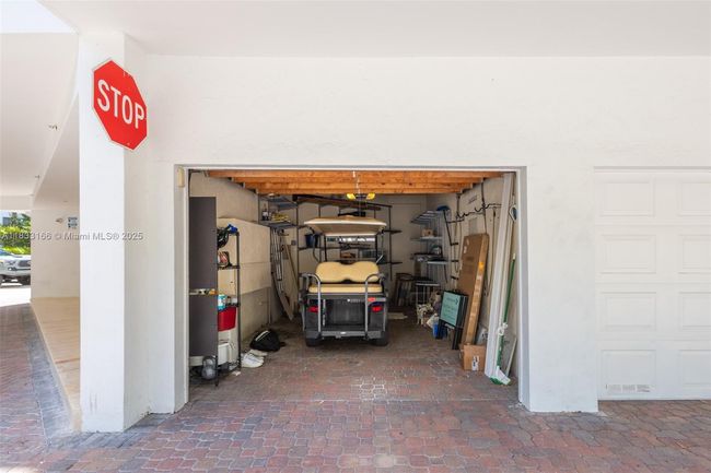 APT-101 - 50 Ocean Lane Dr, Condo with 3 bedrooms, 2 bathrooms and null parking in Key Biscayne FL | Image 58