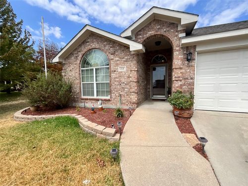 214 Southpeak Ln, Ponder, TX, 76259-6015 | Card Image