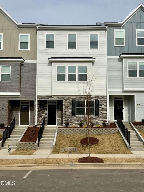 736 Dorset Stream Dr, Fuquay Varina, NC, 27526-1006 | Card Image