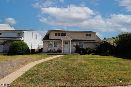 76 Daniel St, Carteret, NJ, 07008-1947 | Card Image