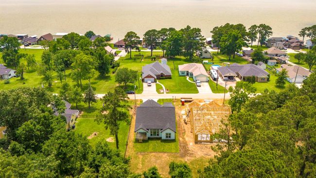 611 Bridgeview Dr, House other with 3 bedrooms, 2 bathrooms and 2 parking in Onalaska TX | Image 7