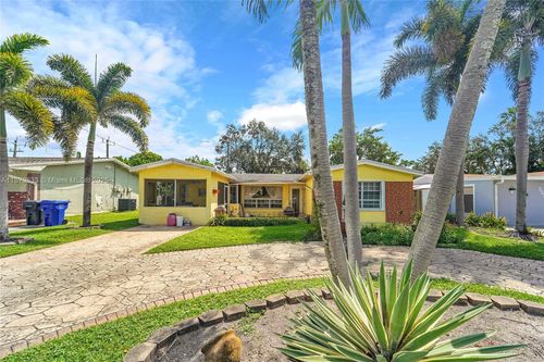 2241 N 66th Ave, Hollywood, FL, 33024-4016 | Card Image