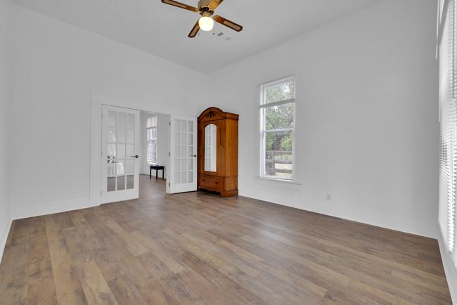 401 Shaw St, House other with 2 bedrooms, 1 bathrooms and 4 parking in Taylor TX | Image 10