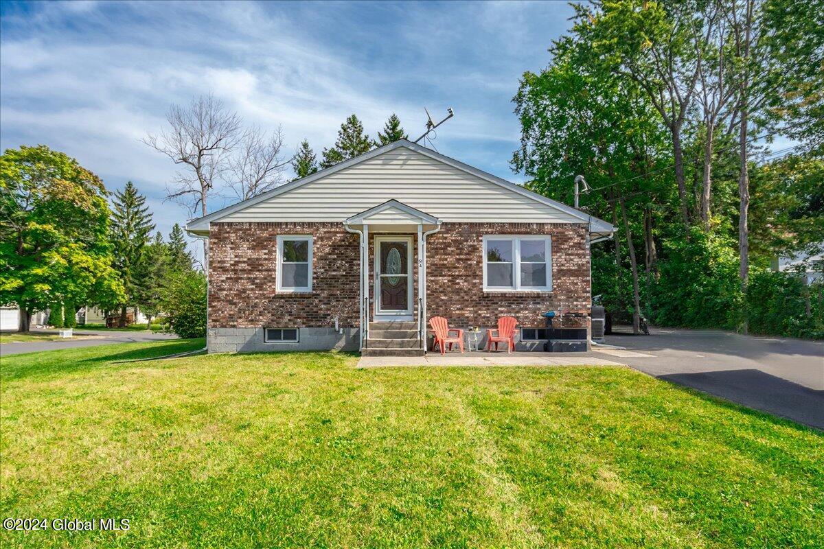 Scully Ave, Latham, NY 12110