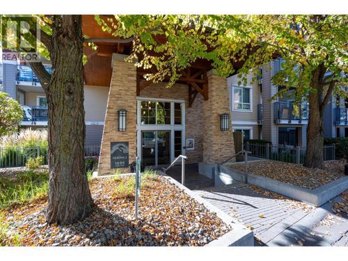 224-1099 Sunset Dr, Kelowna, BC, V1Y9Z2 | Card Image