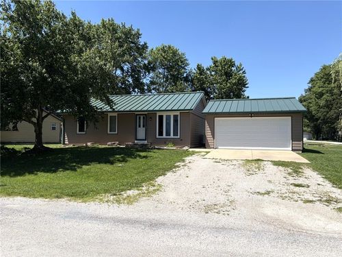 312 Illini St, Watson, IL, 62473-2427 | Card Image