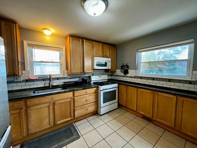 28755 Pierce St, House other with 3 bedrooms, 2 bathrooms and null parking in Southfield MI | Image 10