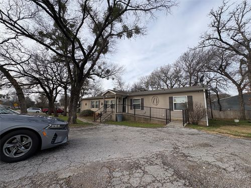 100 Live Oak St, Azle, TX, 76020-2023 | Card Image