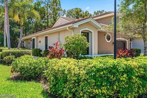 4701-7550 Meadow Lakes Dr, NAPLES, FL, 34104-7501 | Card Image