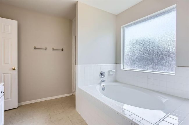 Primary Bathroom | Image 29