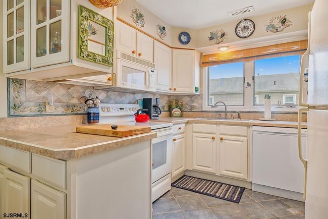 305 - 305 57 Th St, Condo with 4 bedrooms, 2 bathrooms and null parking in Ocean City NJ | Image 26