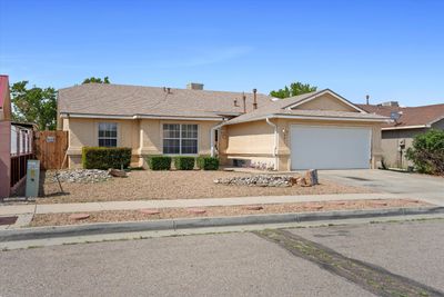 8211 Emerald Sky Avenue Sw, House other with 4 bedrooms, 2 bathrooms and null parking in Albuquerque NM | Image 2