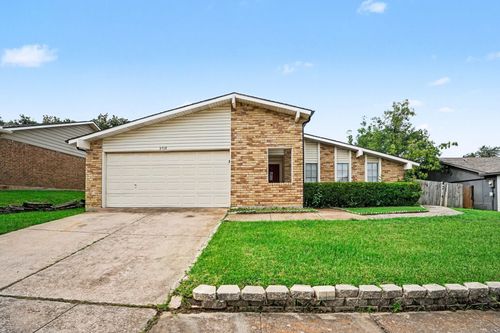 3708 Pinewood St, Bedford, TX, 76021-5124 | Card Image